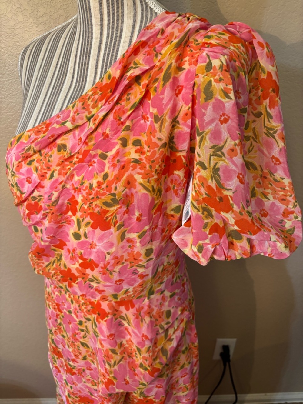 NEW ASTR Dress Large Santorini 1-Shoulder Floral Midi Chiffon Pink Orange Flowy - Picture 10 of 16